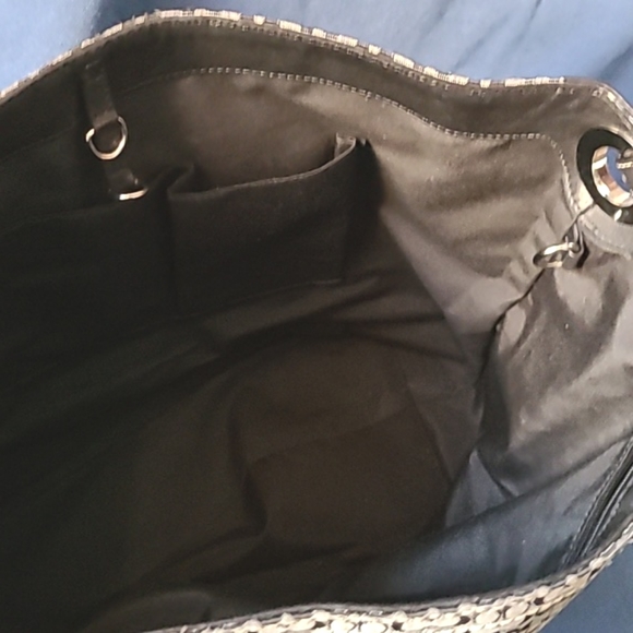 Coach - Signature monogram bucket bag and wristlet set - Picture 13 of 17